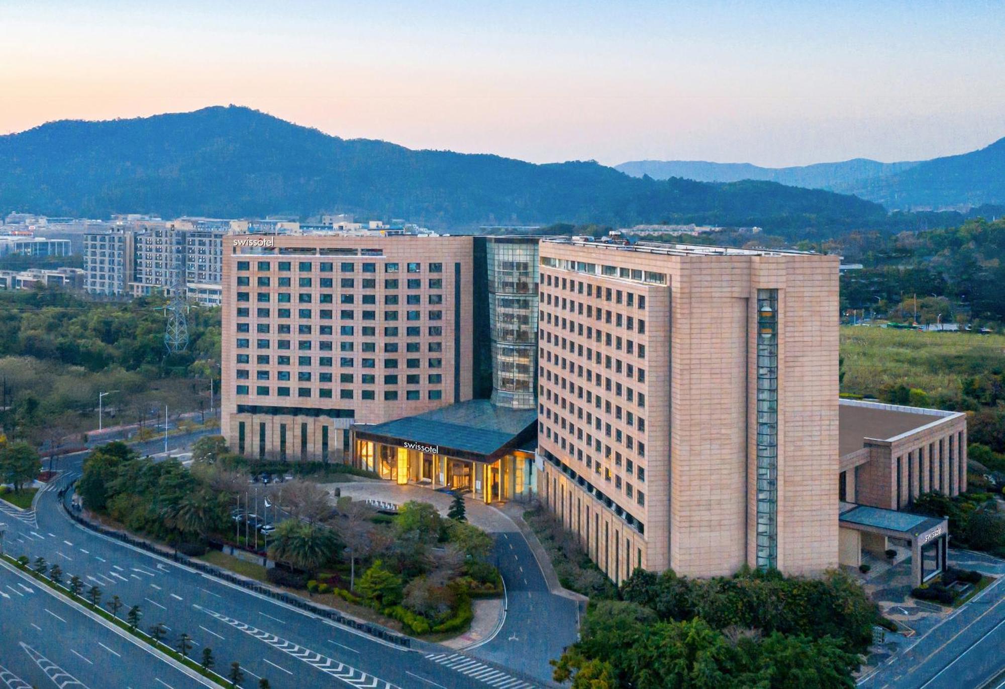 Swissotel Cantón Exterior foto